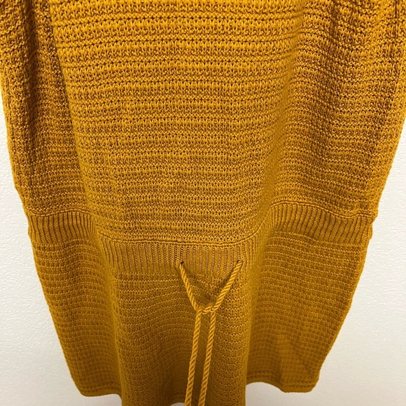 Universal Thread  crochet sleeveless halter romper marigold yellow size XXL - Picture 4 of 6